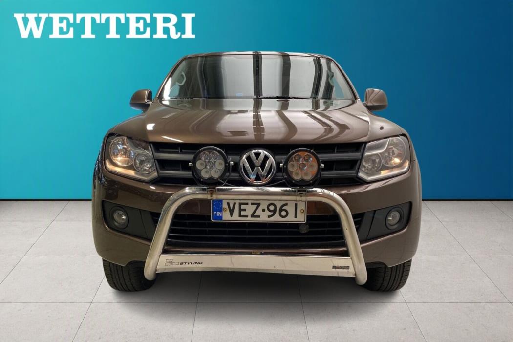 VOLKSWAGEN Amarok 2012