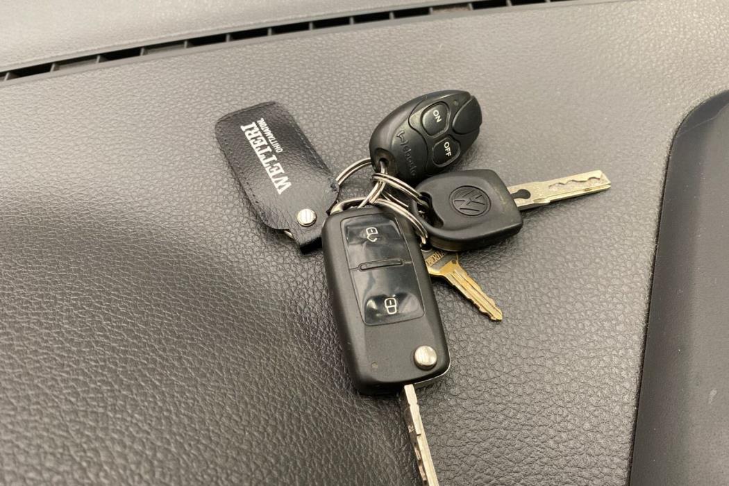 VOLKSWAGEN Amarok 2012
