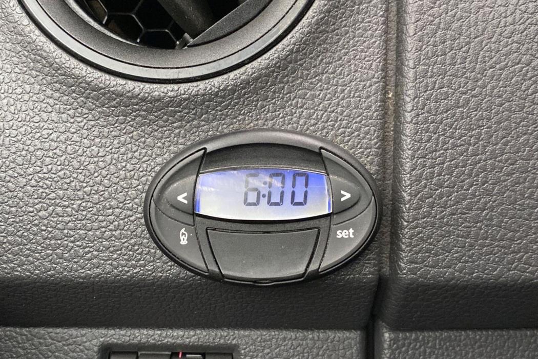 VOLKSWAGEN Amarok 2012