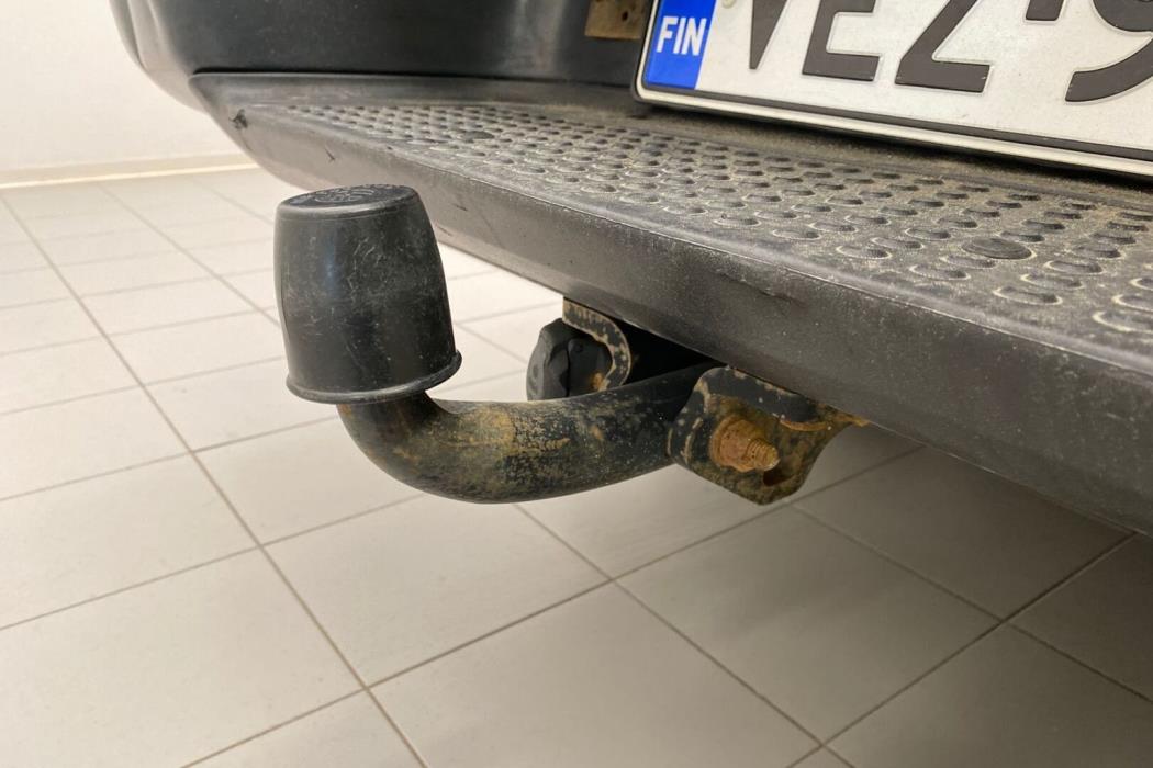 VOLKSWAGEN Amarok 2012