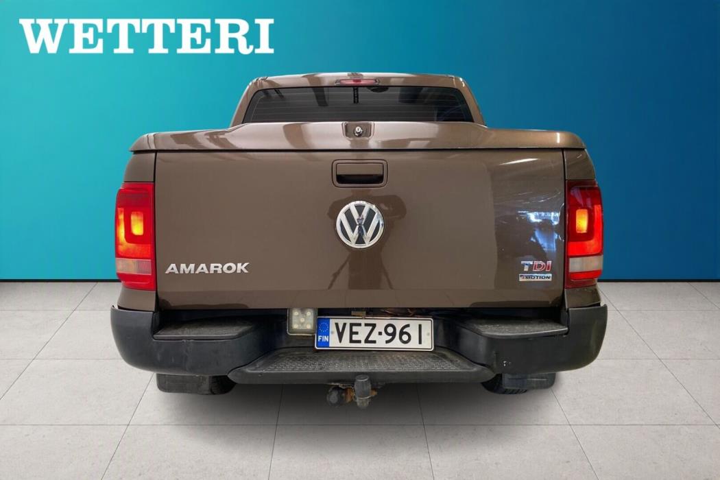VOLKSWAGEN Amarok 2012