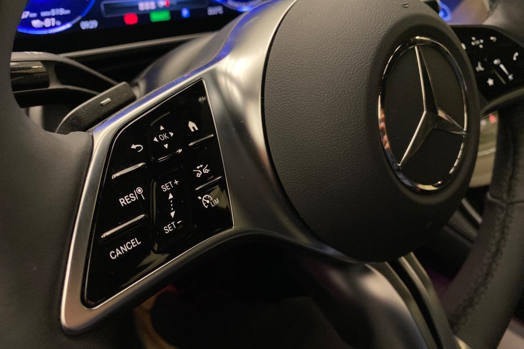 MERCEDES-BENZ EQE 2025