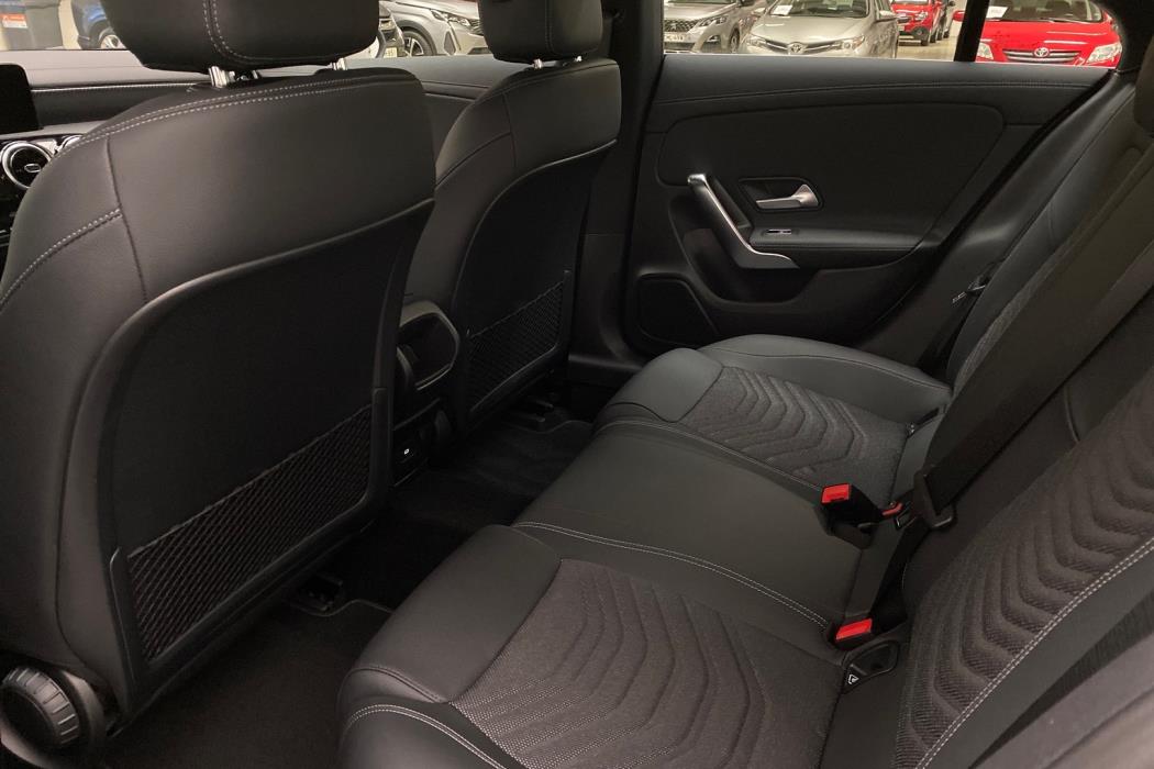 MERCEDES-BENZ CLA 2025