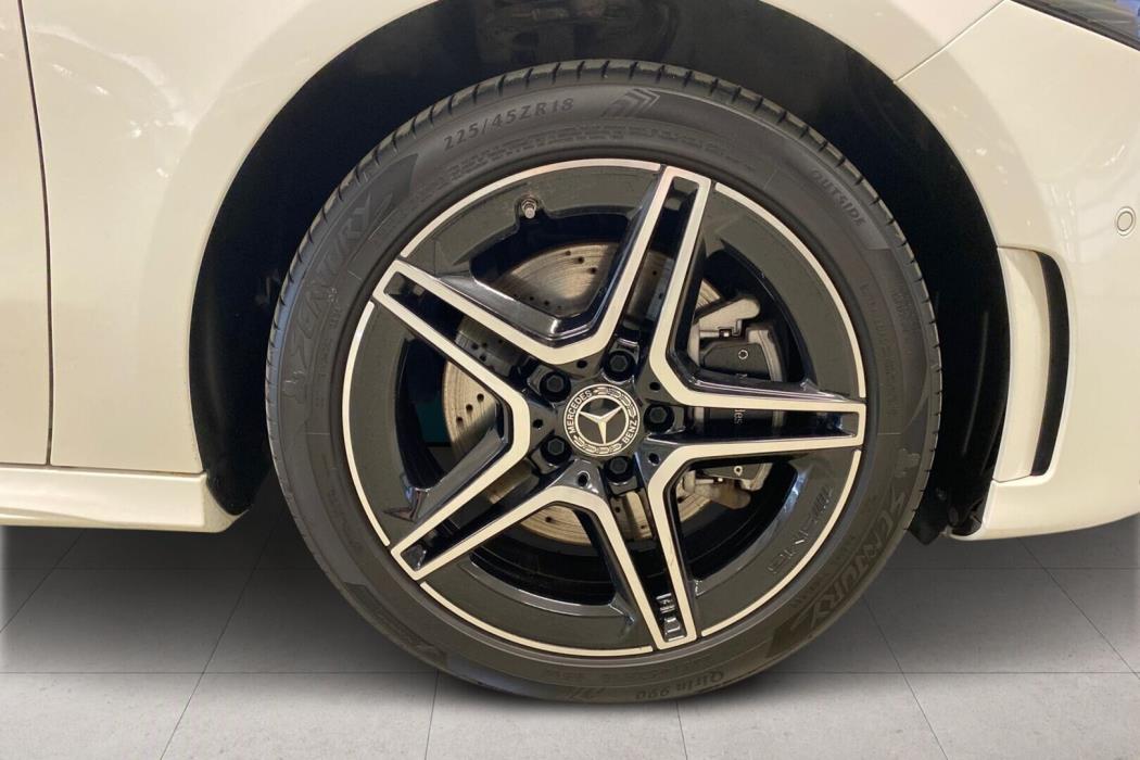 MERCEDES-BENZ A 2021