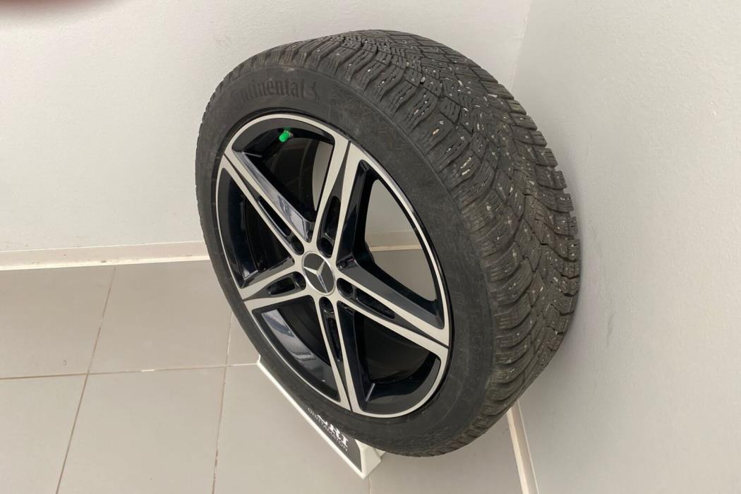 MERCEDES-BENZ A 2021