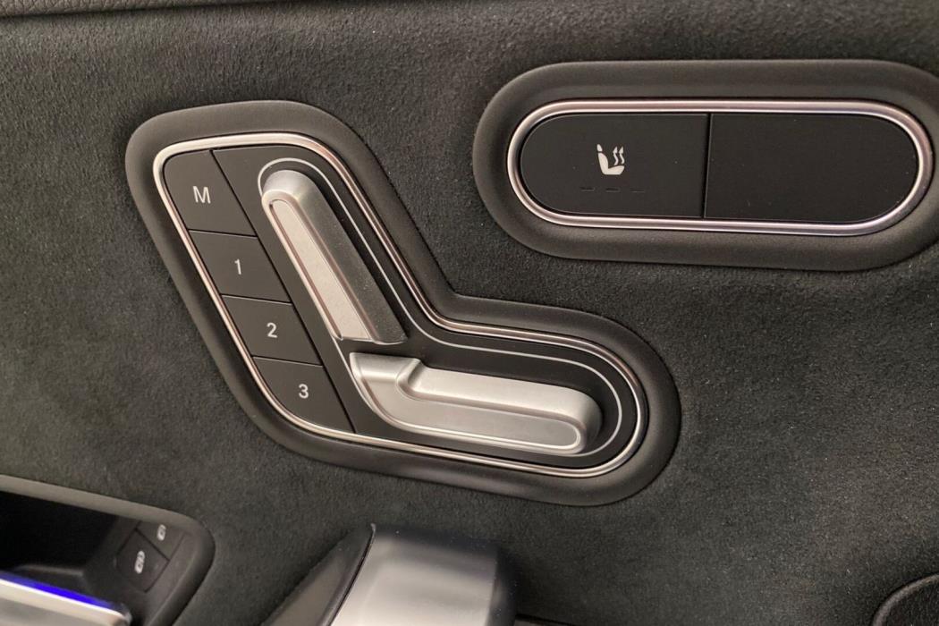 MERCEDES-BENZ A 2021