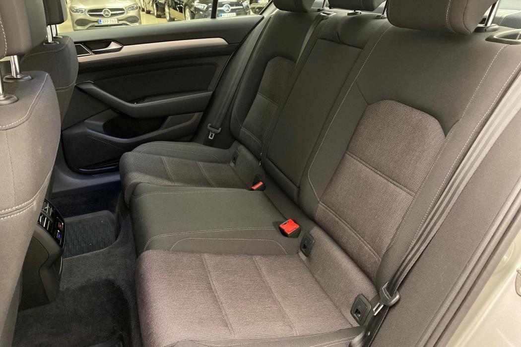 VOLKSWAGEN Passat 2017