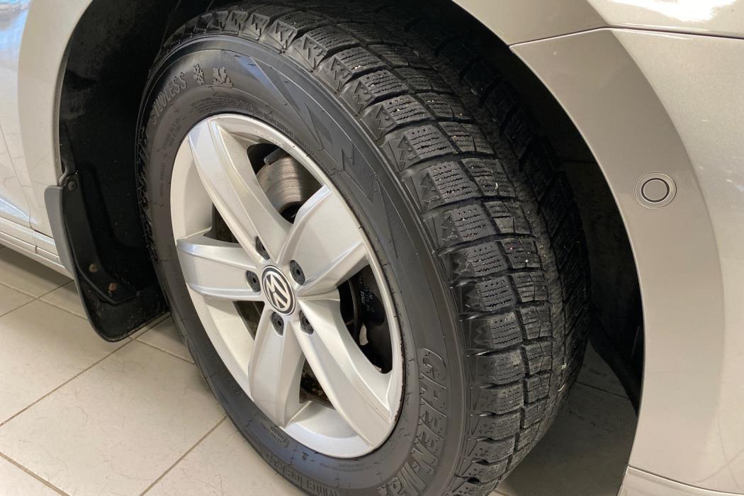 VOLKSWAGEN Passat 2017