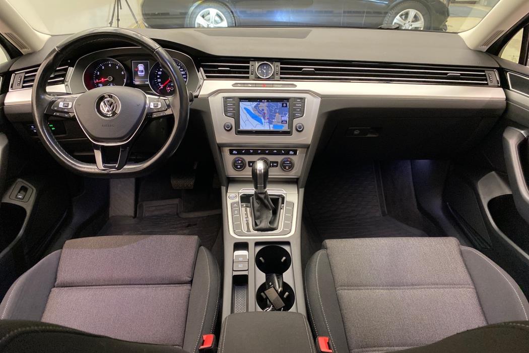 VOLKSWAGEN Passat 2017