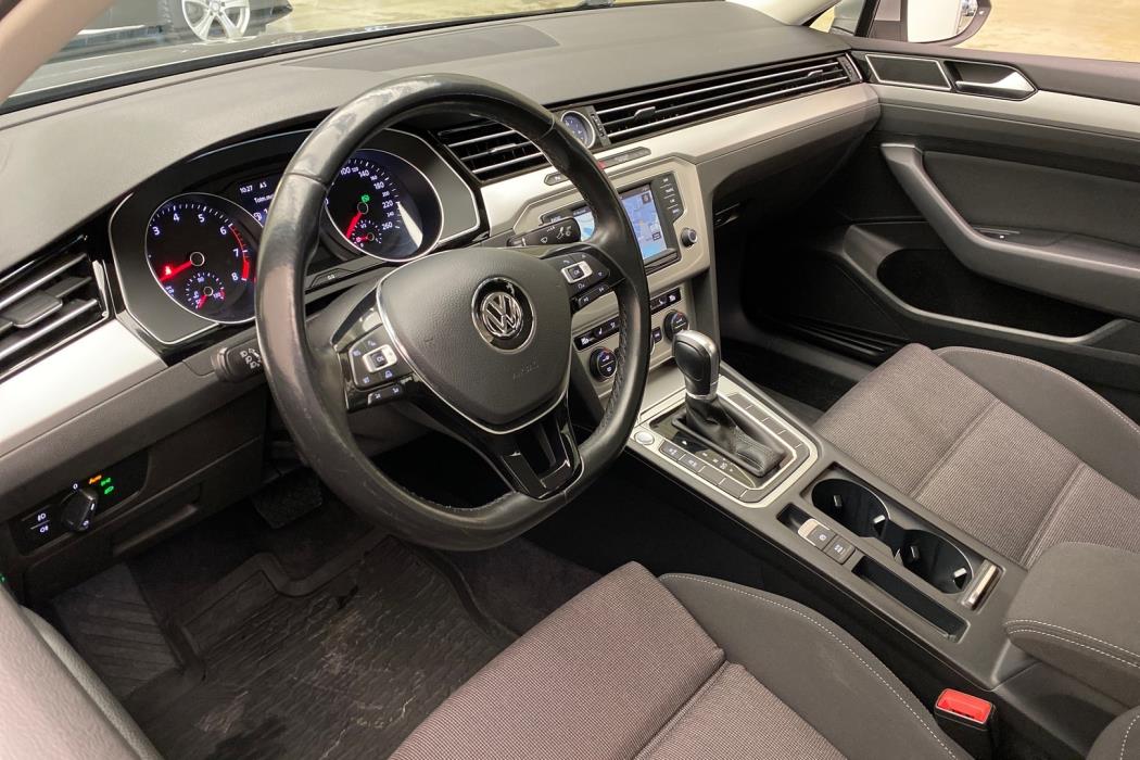 VOLKSWAGEN Passat 2017