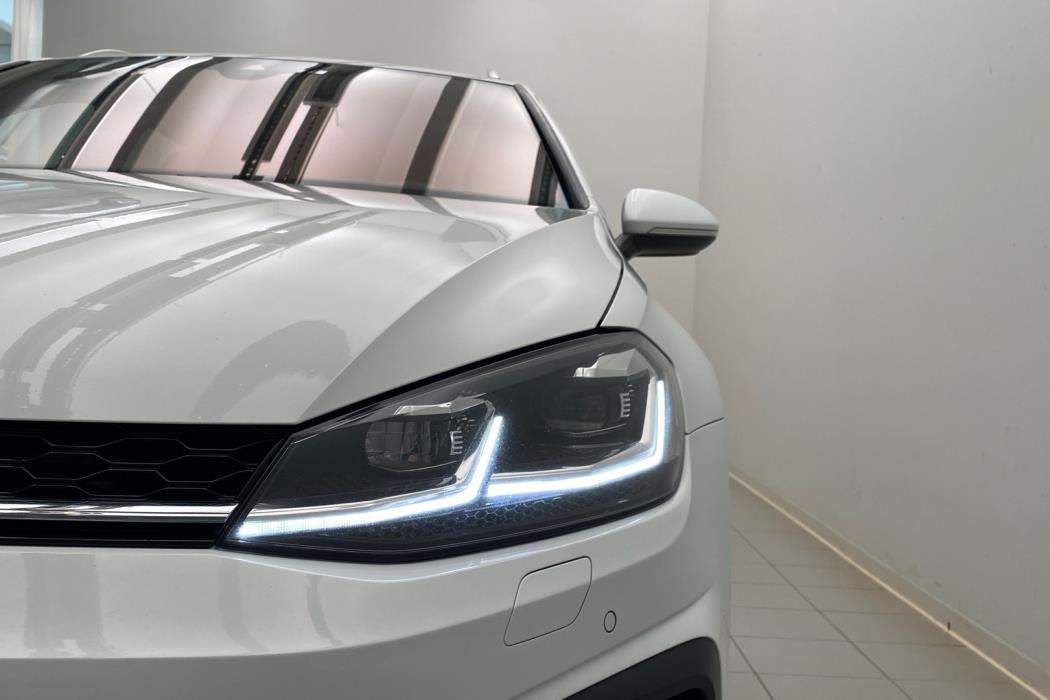 VOLKSWAGEN Golf 2018