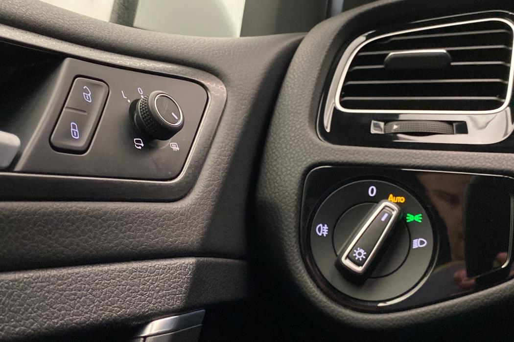 VOLKSWAGEN Golf 2018