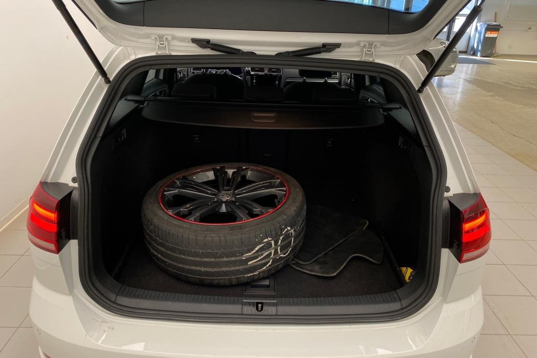 VOLKSWAGEN Golf 2018