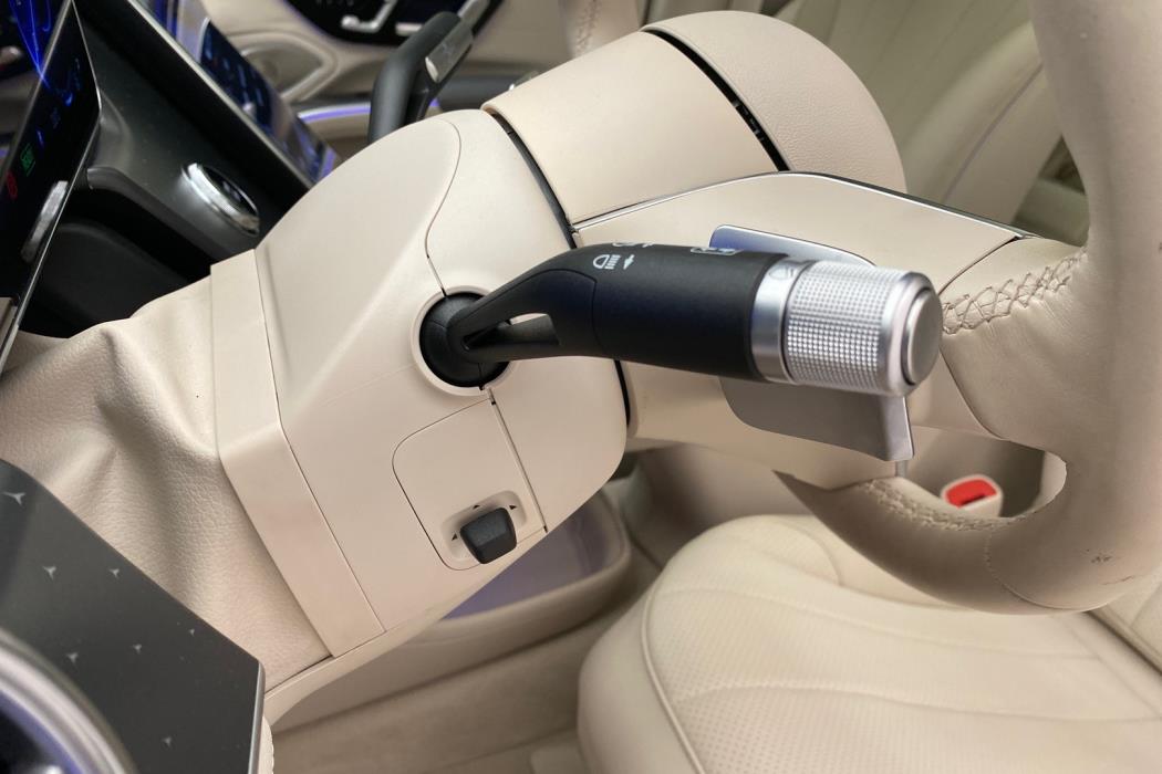 MERCEDES-BENZ EQS 2023