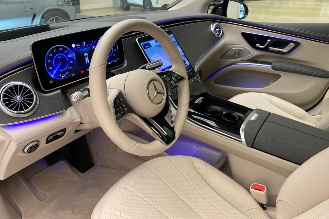 MERCEDES-BENZ EQS 2023