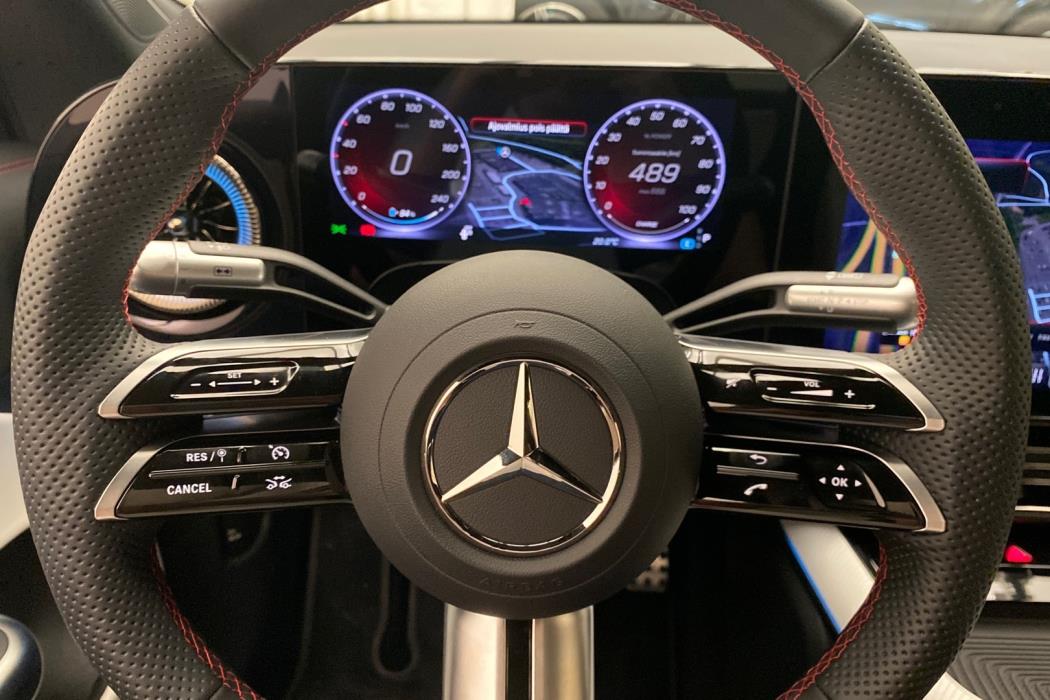 MERCEDES-BENZ CLA 2025