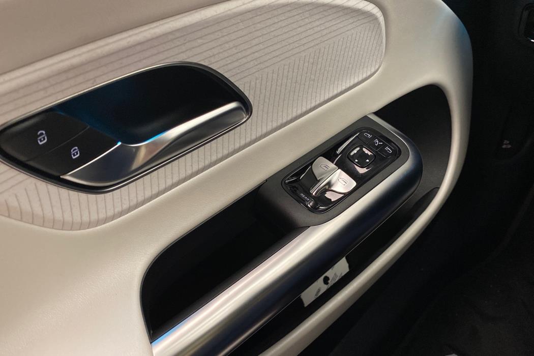 MERCEDES-BENZ CLA 2025