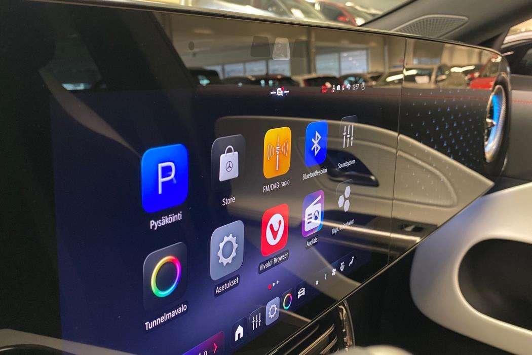 MERCEDES-BENZ CLA 2025