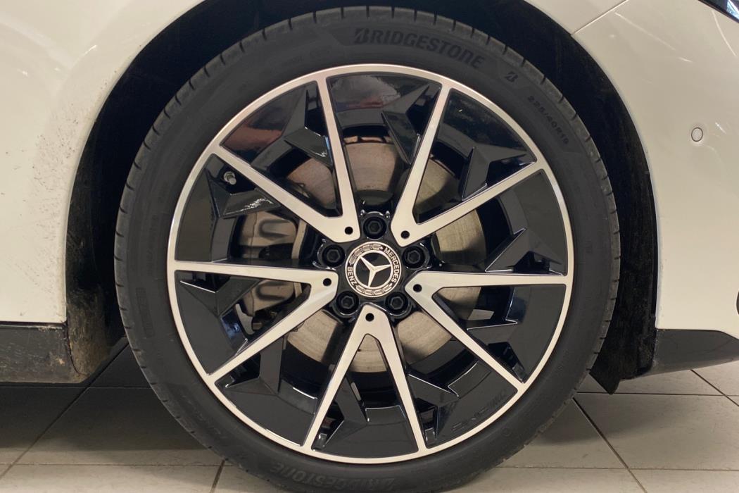 MERCEDES-BENZ CLA 2025