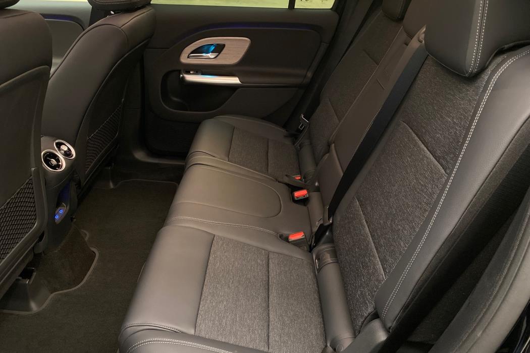 MERCEDES-BENZ GLB 2026