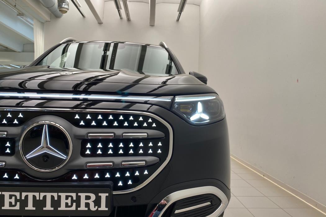 MERCEDES-BENZ GLB 2026