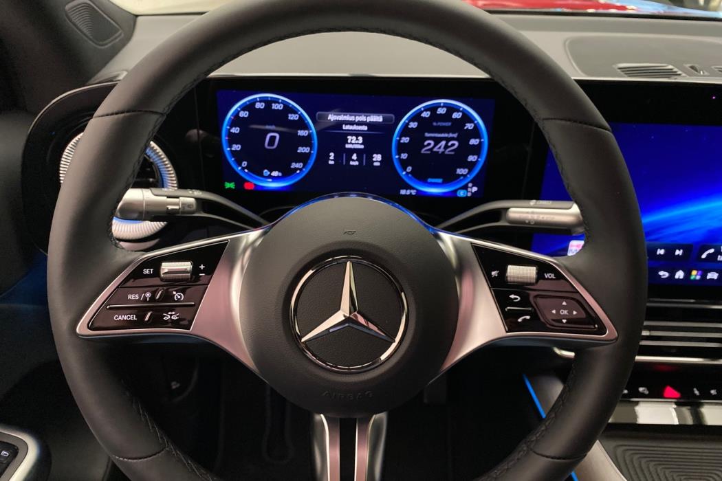 MERCEDES-BENZ GLB 2026