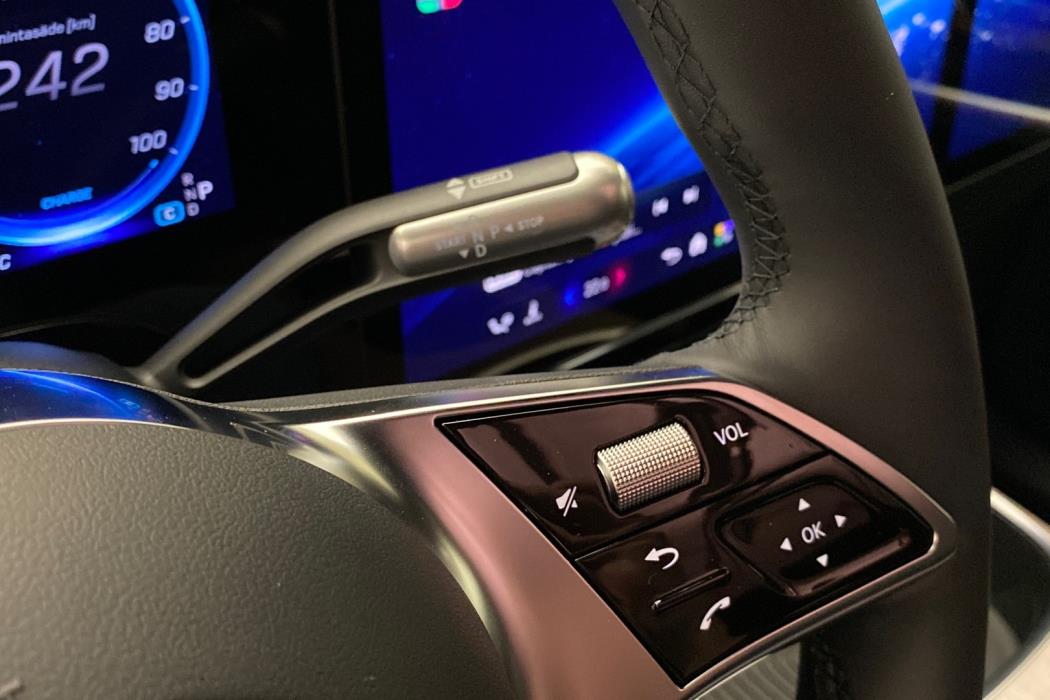 MERCEDES-BENZ GLB 2026