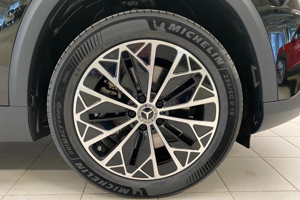 MERCEDES-BENZ GLB 2026