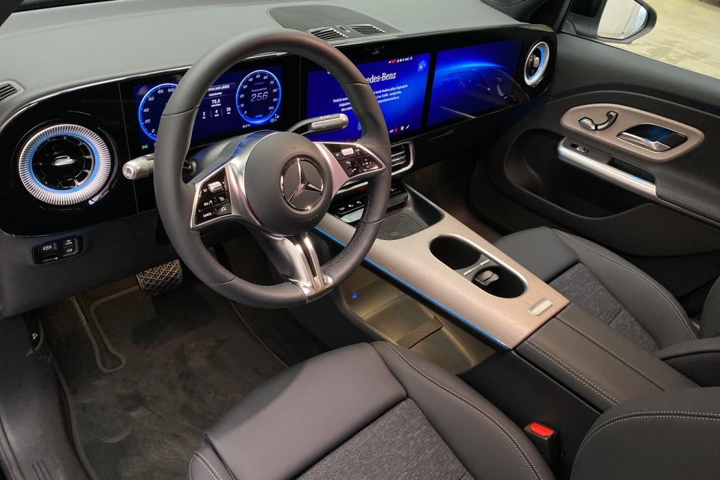 MERCEDES-BENZ GLB 2026