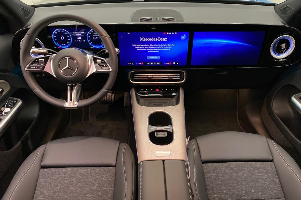 MERCEDES-BENZ GLB 2026