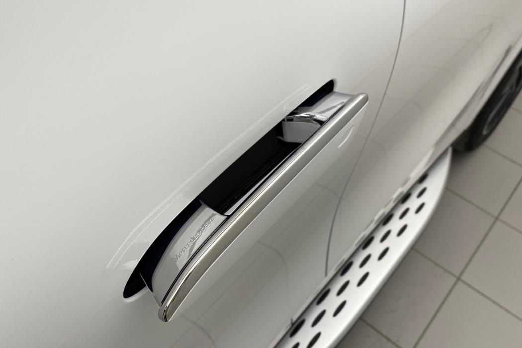 MERCEDES-BENZ GLC 2026