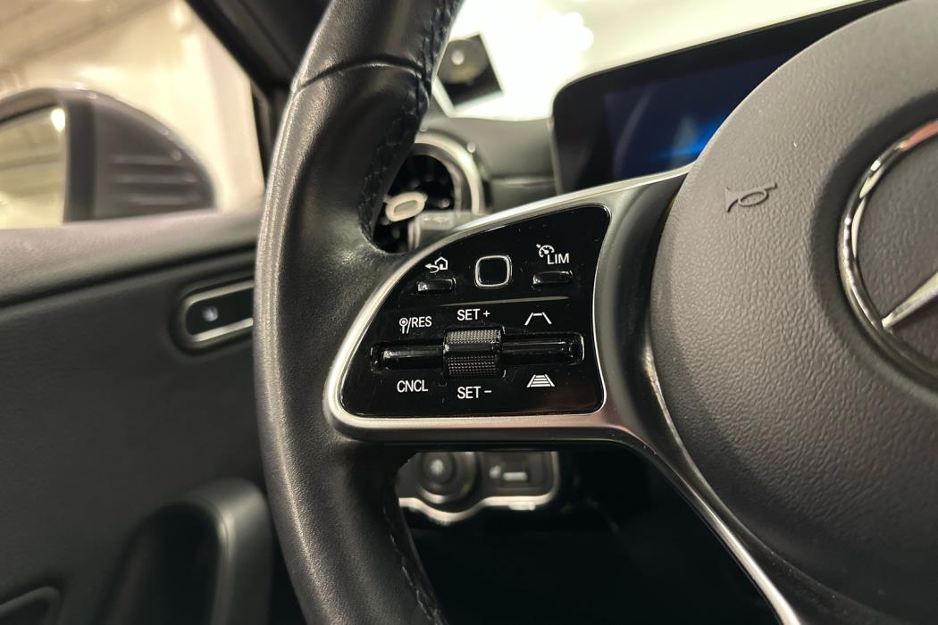 MERCEDES-BENZ A 2021