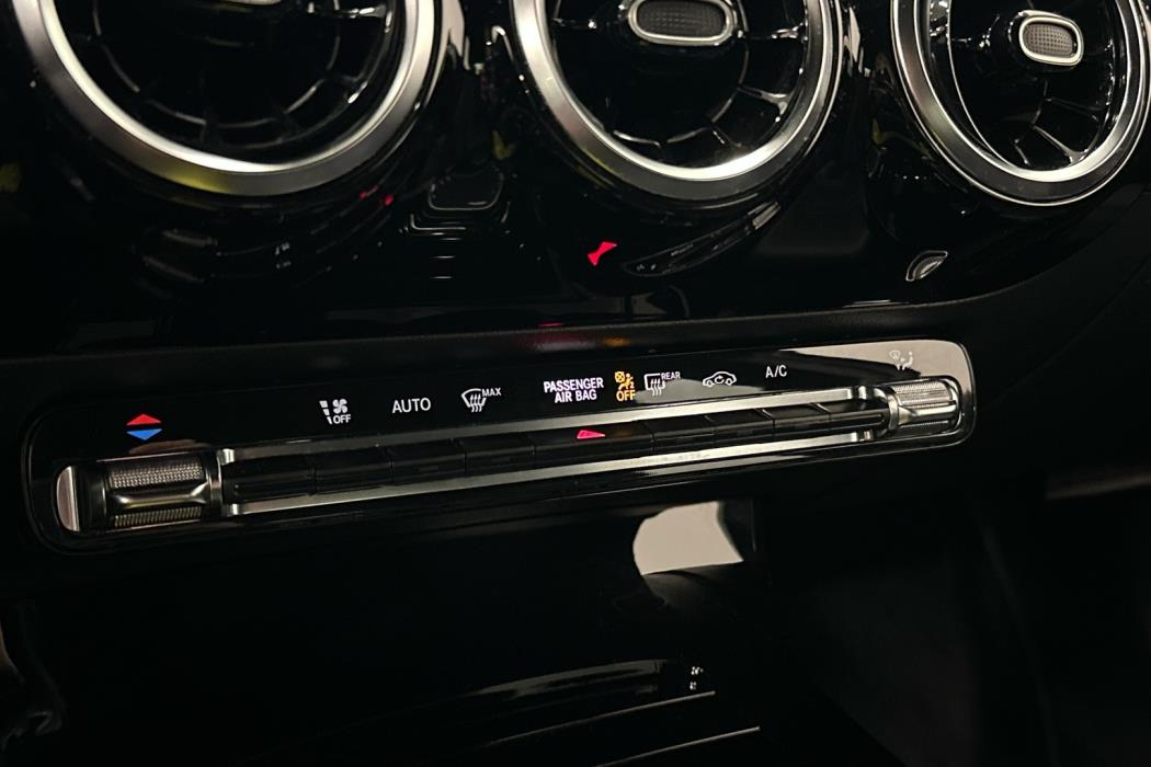 MERCEDES-BENZ A 2021