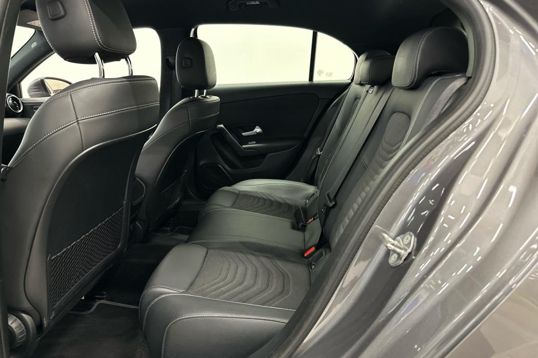 MERCEDES-BENZ A 2021