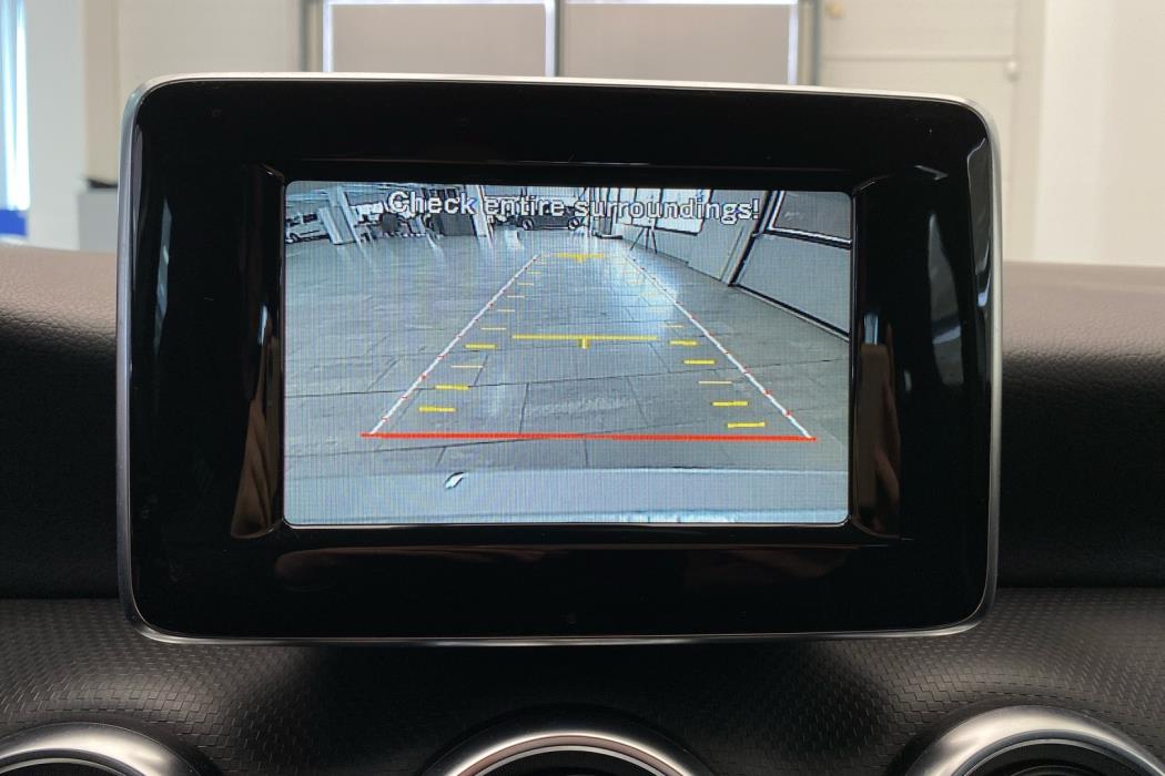 MERCEDES-BENZ A 2015