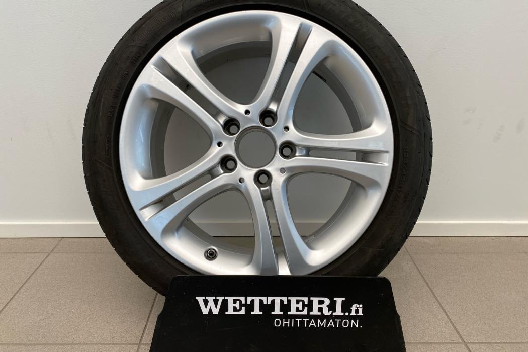 MERCEDES-BENZ A 2015