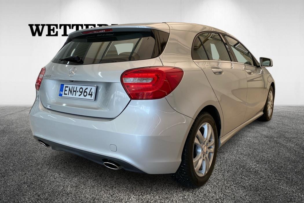 MERCEDES-BENZ A 2015