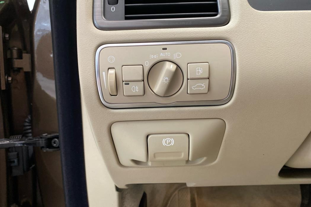 VOLVO XC70 2015