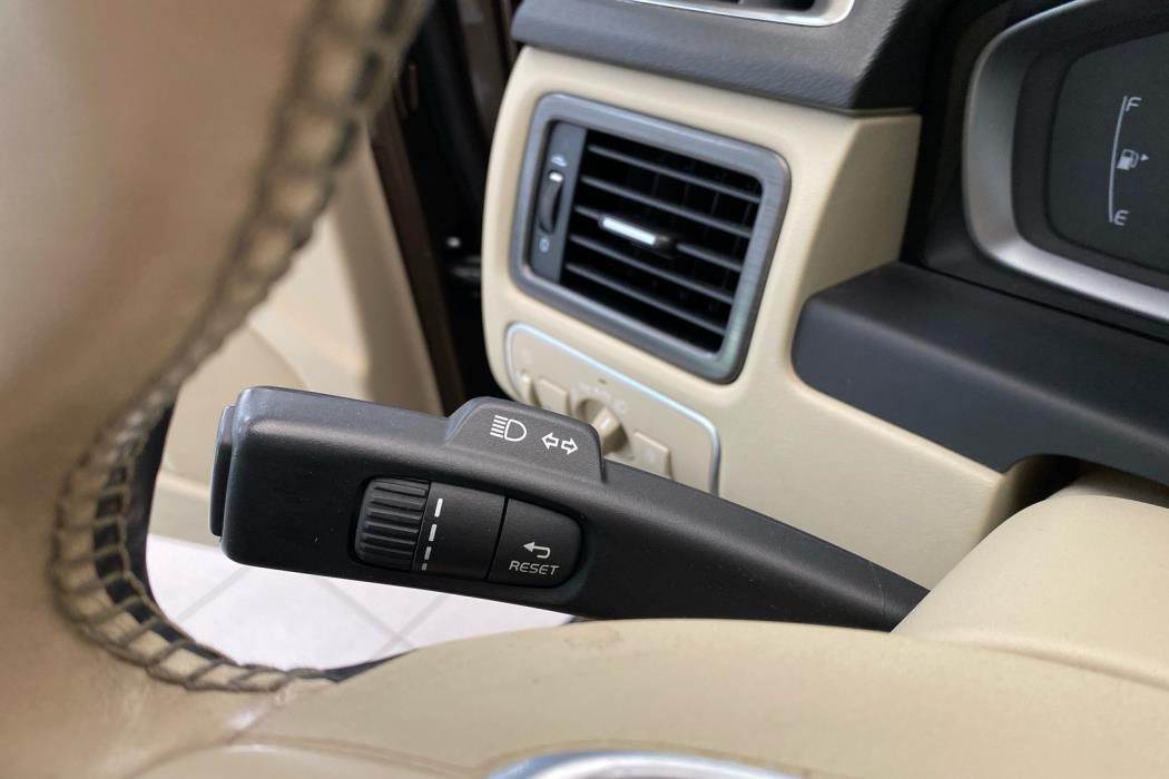 VOLVO XC70 2015