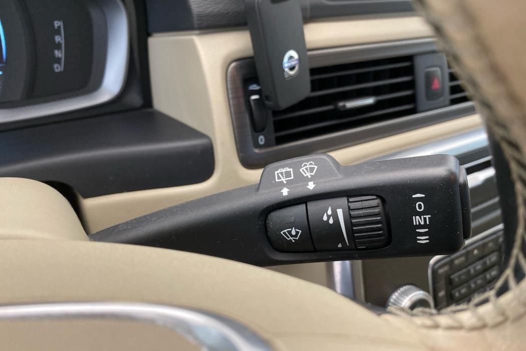 VOLVO XC70 2015