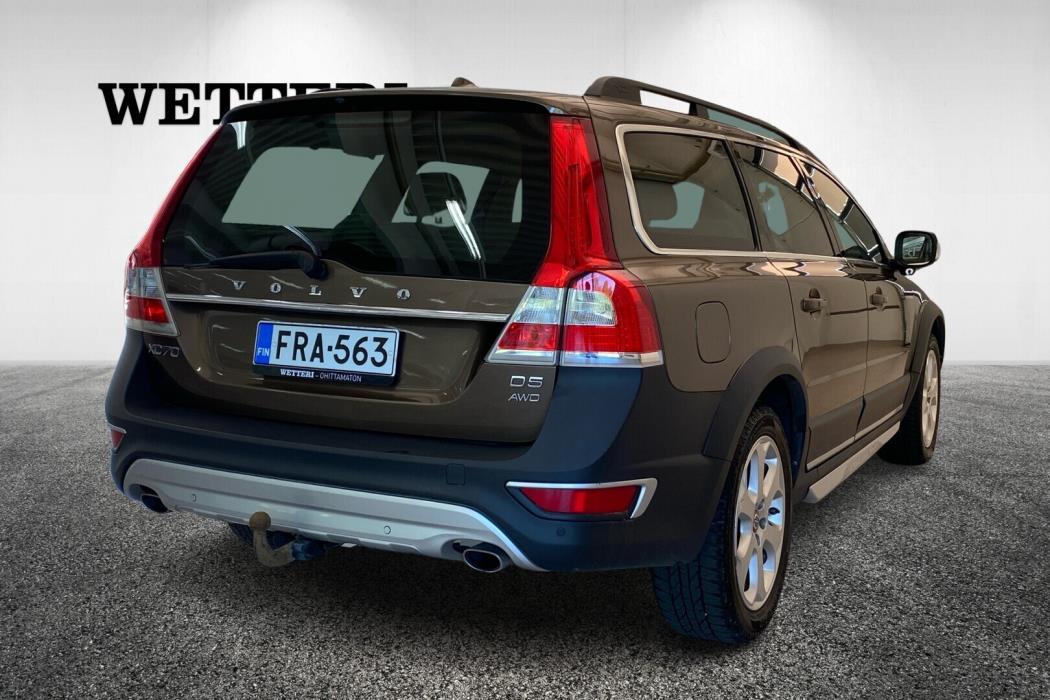 VOLVO XC70 2015