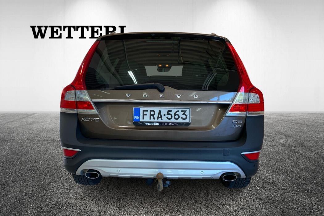 VOLVO XC70 2015