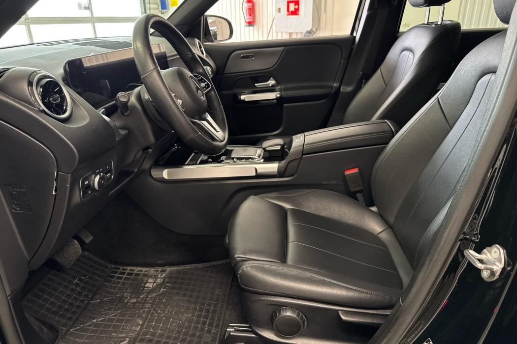 MERCEDES-BENZ GLB 2022