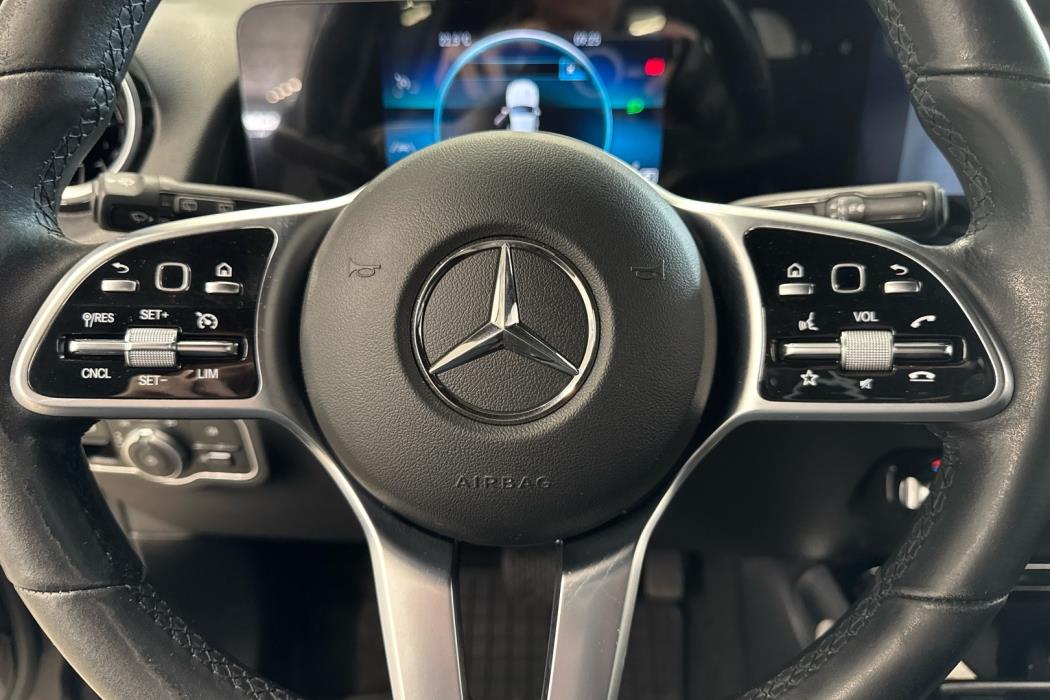 MERCEDES-BENZ GLB 2022