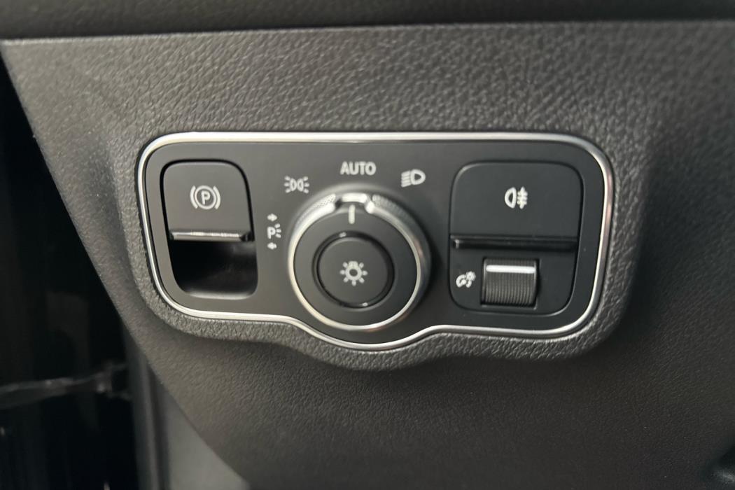 MERCEDES-BENZ GLB 2022