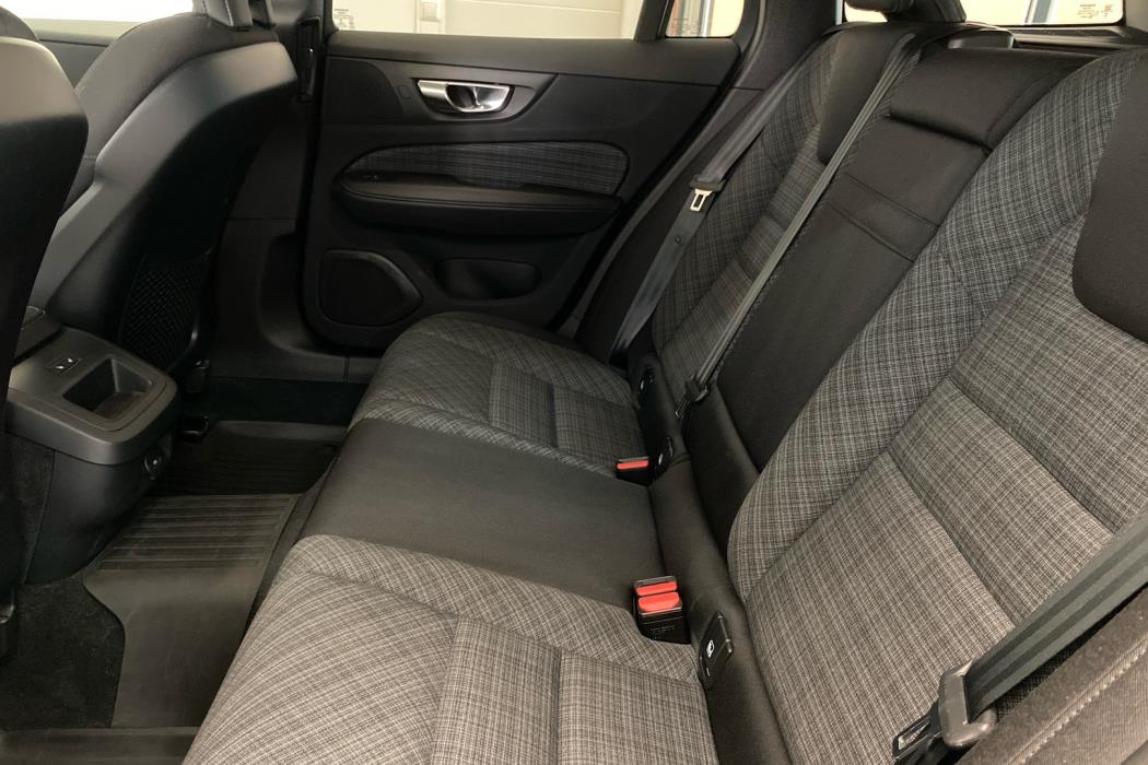 VOLVO V60 2023