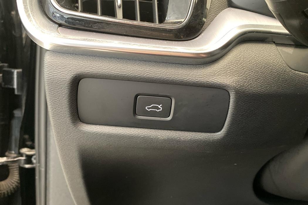 VOLVO V60 2023