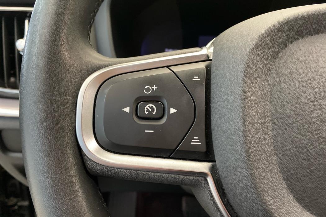 VOLVO V60 2023