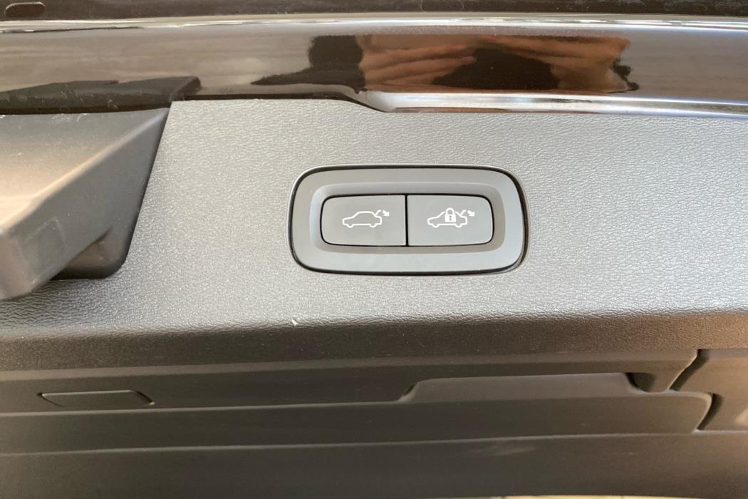 VOLVO V60 2023