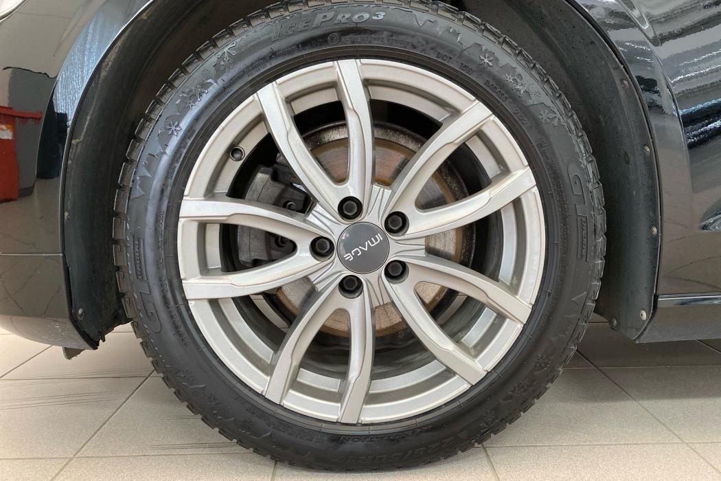 VOLVO V60 2023